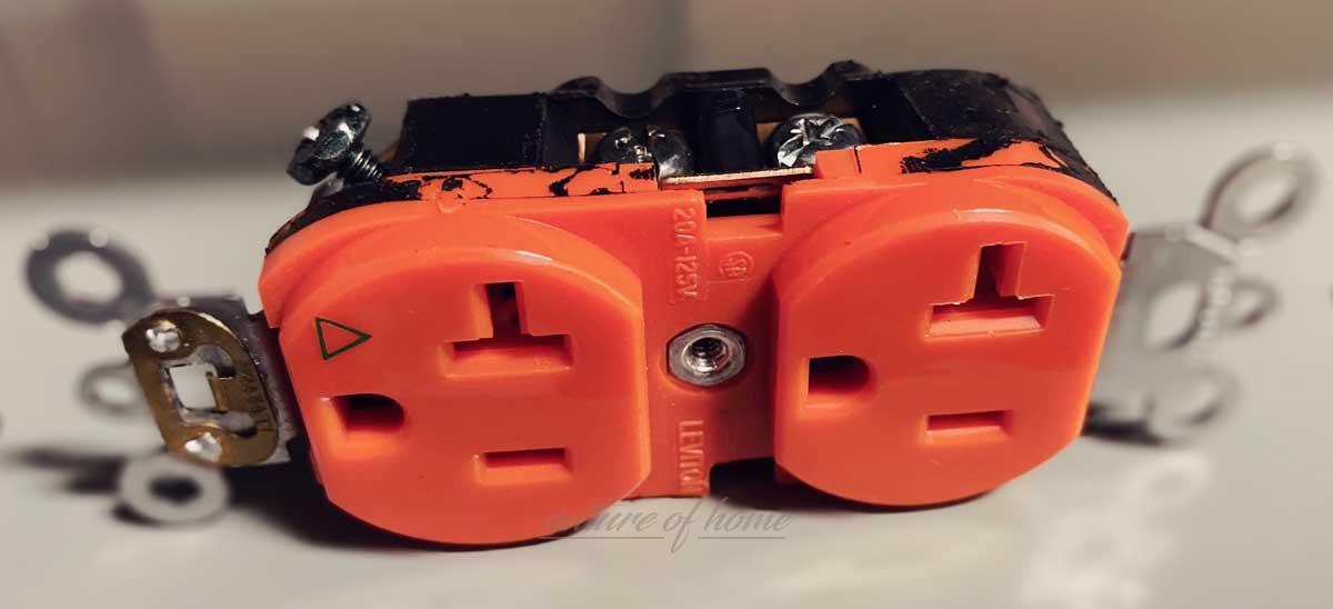 20 amp, 125 volt orange electrical outlet