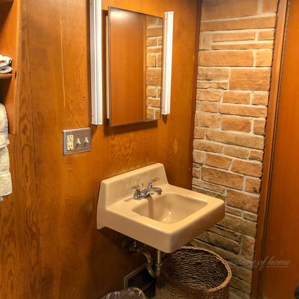 Seth Peterson / Frank Lloyd Wright Cottage in Lake Delton, Wi 7 sink in bathroom of frank lloyd wright cottage