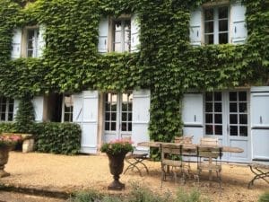 In-Depth Guide: Pea Gravel Patio Pros & Cons 1 pea gravel patio