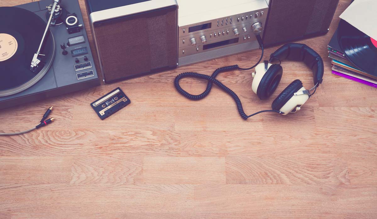 16 Things in 70s Homes: Cringeworthy & Loved Come Back Items 15 retro home stereo system