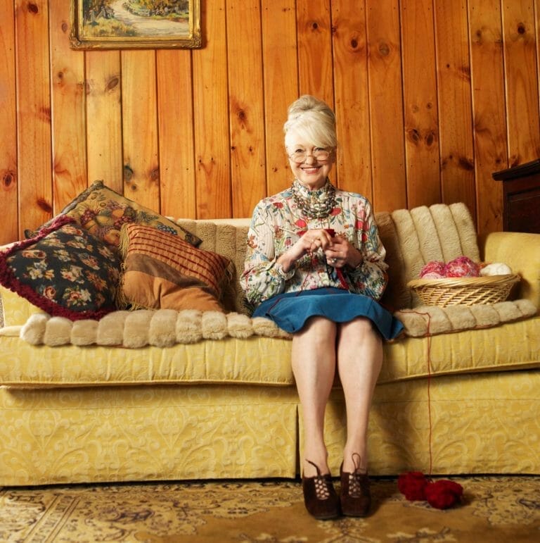 16 Things in 70s Homes: Cringeworthy & Loved Come Back Items 1 woman in 70s home