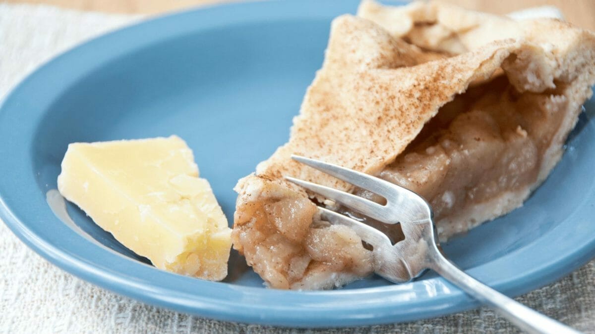 The Food Each U.S. State is Known For 46 apple pie cheddar