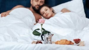 Store-Bought Rose Begins to Shockingly Grow Instead of Die 1 Store-Bought Rose Begins to Shockingly Grow Instead of Die - fresh rose dp156877748