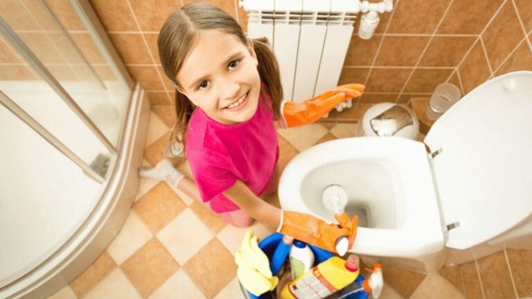 This Mom's Sneaky Bathroom Note Will Have Your Kids Cleaning In No Time 7 kid cleaning bathroom