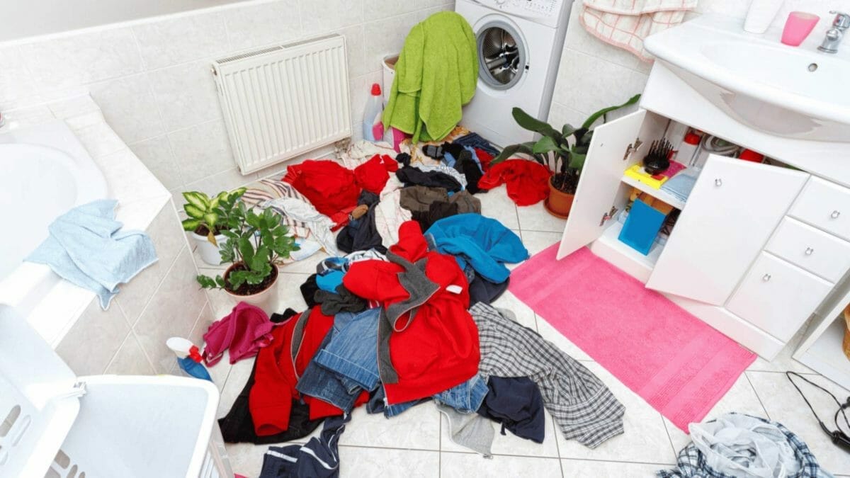 This Mom's Sneaky Bathroom Note Will Have Your Kids Cleaning In No Time 2 messy bathroom