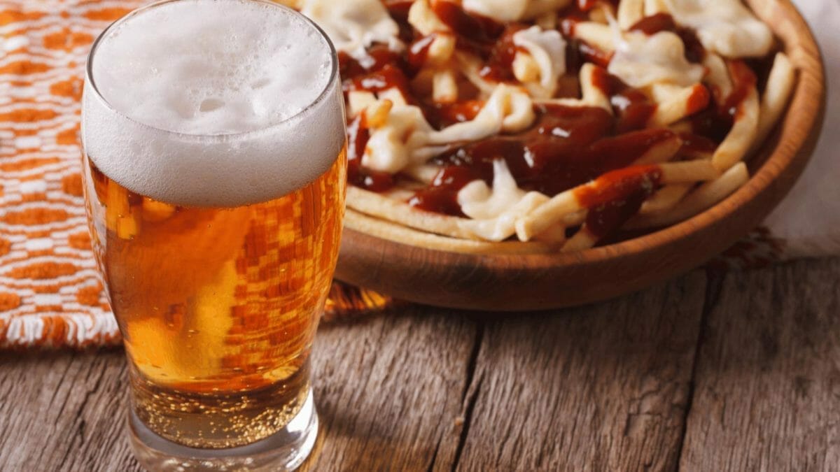9 Foods that Could Land Your Cat in the ER - poutine beer dp85155328