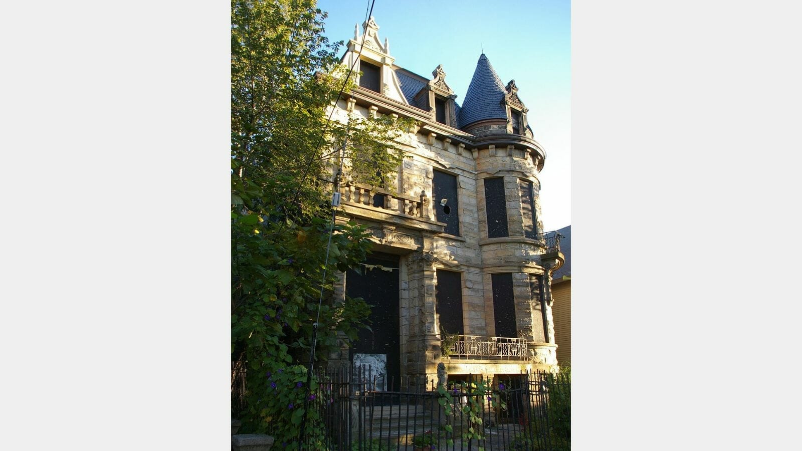 The 10 Most Haunted Places in the United States 6 The 10 Most Haunted Places in the United States - the franklin castle MSN