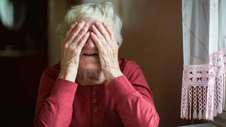 13 Grandchildren Made a Present That Left Grandma In Tears 2 13 Grandchildren Made a Present That Left Grandma In Tears - crying grandma dp202703020