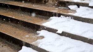 This Viral Video Holds the Key to Snow-Free Stairs 1 This Viral Video Holds the Key to Snow-Free Stairs - snow stairs dp1983023