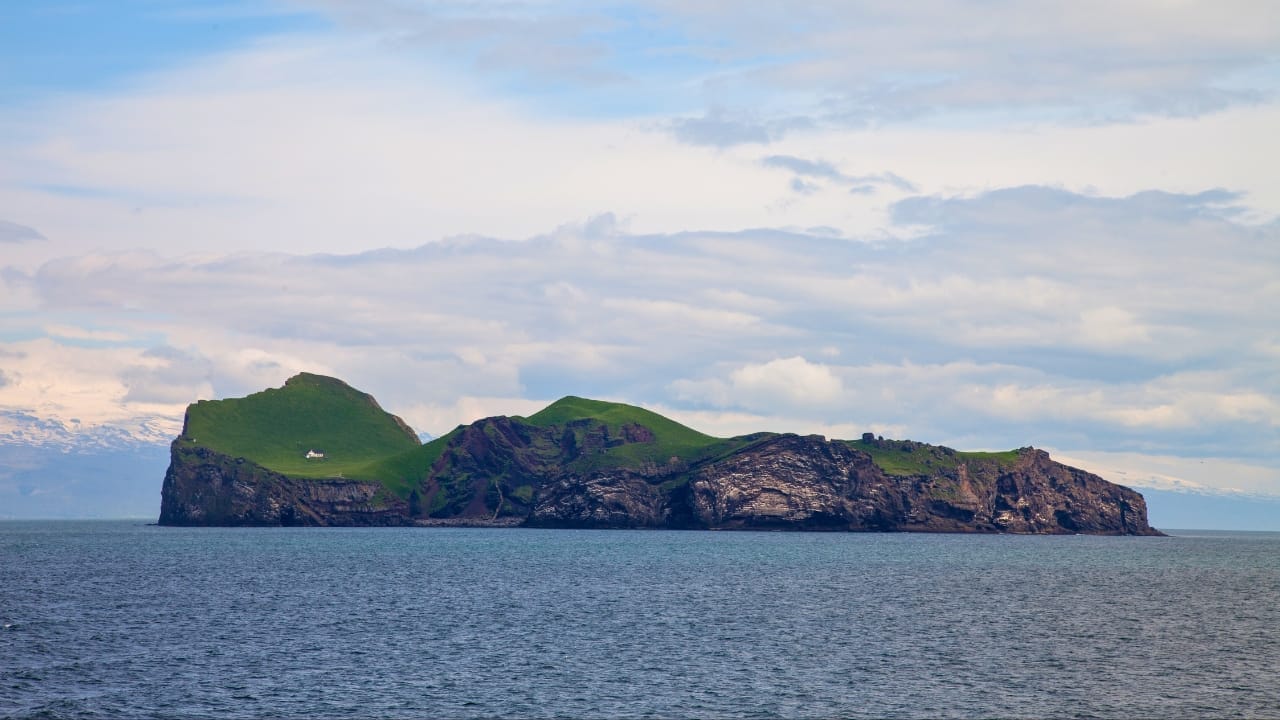The Truth Behind "The World's Loneliest House" on a Remote Island 2 The Truth Behind "The World's Loneliest House" on a Remote Island - worlds loneliest house island ss2386727387