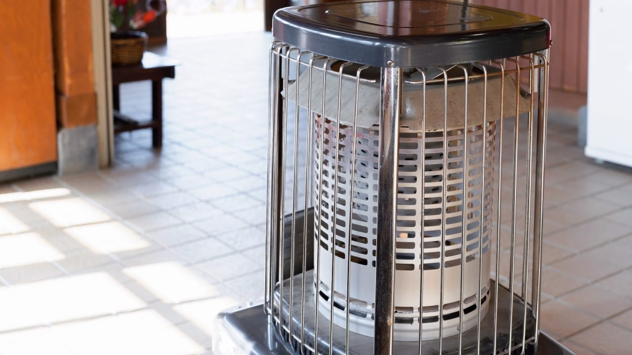 3 Simple Ways the Amish Heat their Homes & 'Amish Miracle Heater' 3 3 Simple Ways the Amish Heat their Homes & 'Amish Miracle Heater' - kerosene heater s1866998323