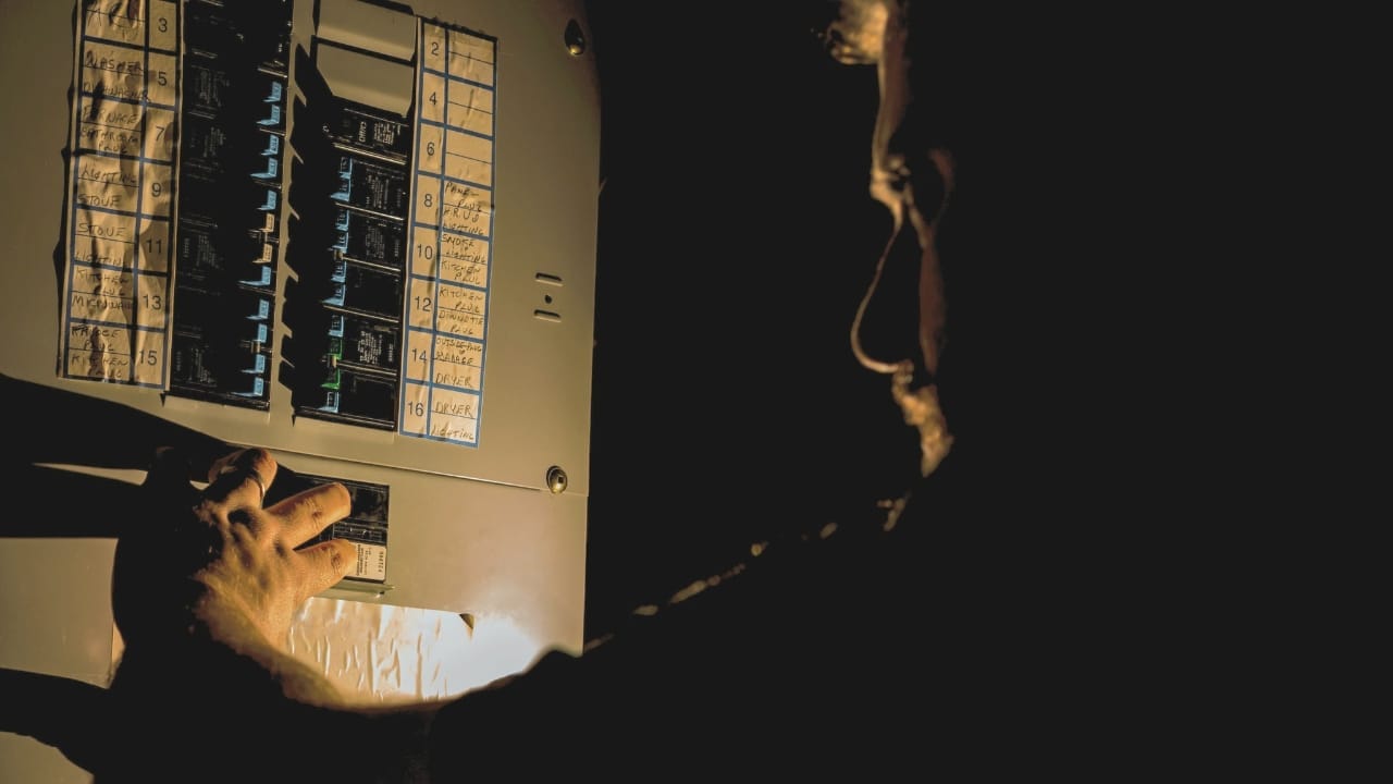 Surviving a Blackout: 15 Tips & Tricks for Weathering the Storm 2 Surviving a Blackout: 15 Tips & Tricks for Weathering the Storm - balckout s1553947574