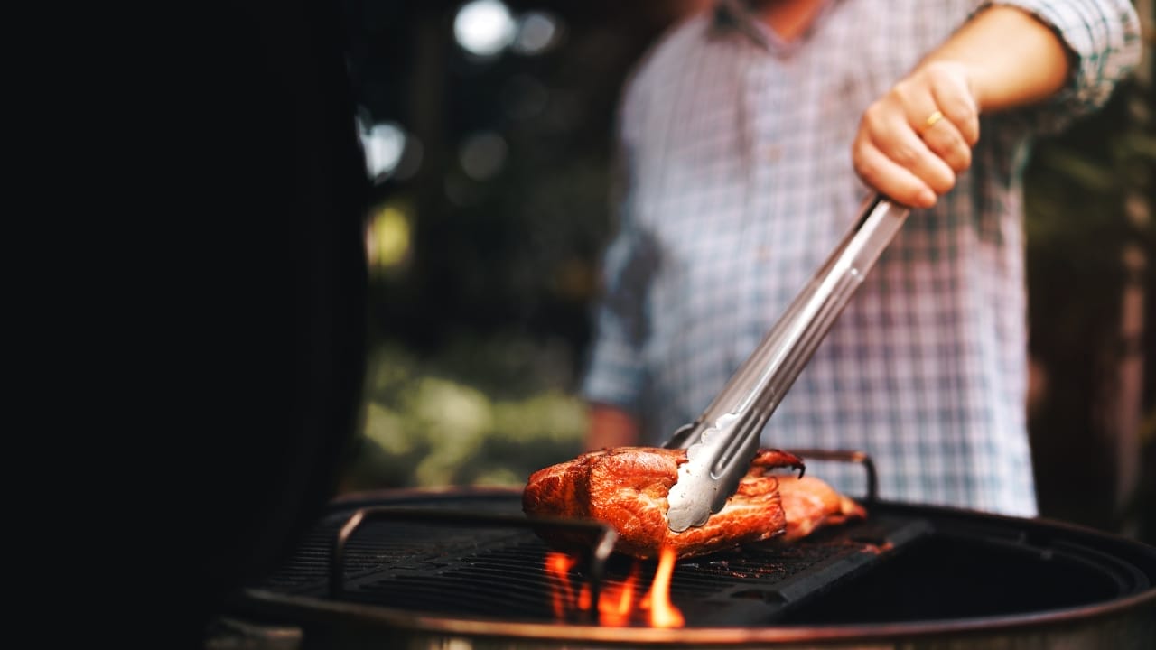 Surviving a Blackout: 15 Tips & Tricks for Weathering the Storm 14 Surviving a Blackout: 15 Tips & Tricks for Weathering the Storm - grilling s2252234777