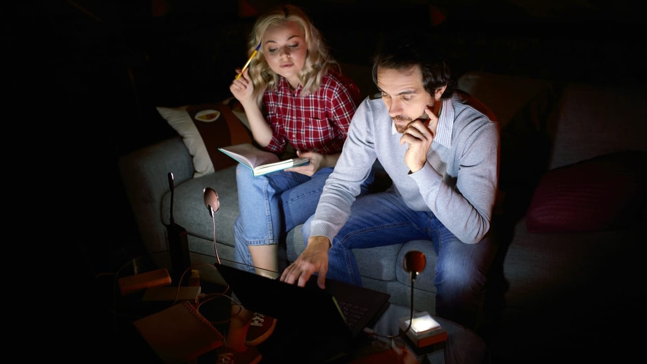 Surviving a Blackout: 15 Tips & Tricks for Weathering the Storm 16 Surviving a Blackout: 15 Tips & Tricks for Weathering the Storm - power outage s2268242971