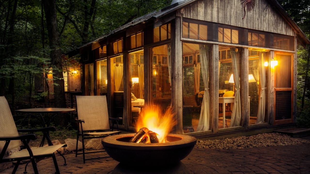 Forget the City & Escape to These Luxury Cabins In Wisconsin 12 Forget the City & Escape to These Luxury Cabins In Wisconsin - glass house cabin wisconsin 2