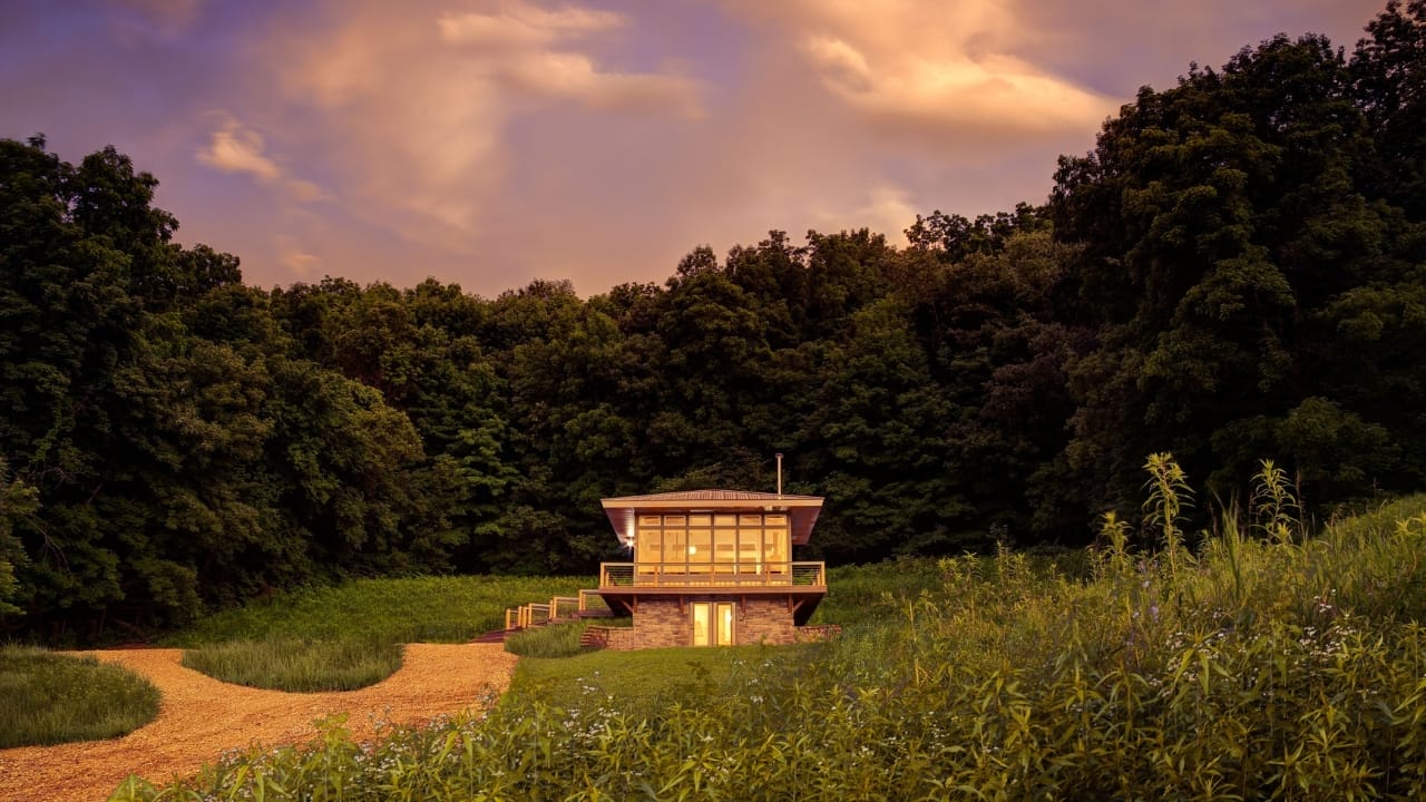 Forget the City & Escape to These Luxury Cabins In Wisconsin 24 Forget the City & Escape to These Luxury Cabins In Wisconsin - glass house wisconsin cabin 5
