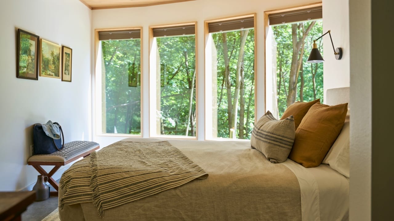 Forget the City & Escape to These Luxury Cabins In Wisconsin 11 Forget the City & Escape to These Luxury Cabins In Wisconsin - hillside cabin wisconsin 11