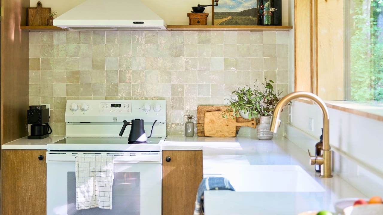 Forget the City & Escape to These Luxury Cabins In Wisconsin 5 Forget the City & Escape to These Luxury Cabins In Wisconsin - hillside cabin wisconsin 4