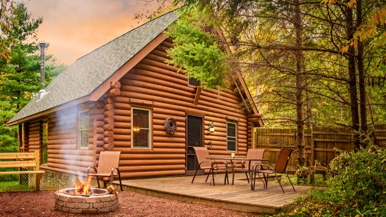 Forget the City & Escape to These Luxury Cabins In Wisconsin 56 Forget the City & Escape to These Luxury Cabins In Wisconsin - log cabin in Wisconsin 9