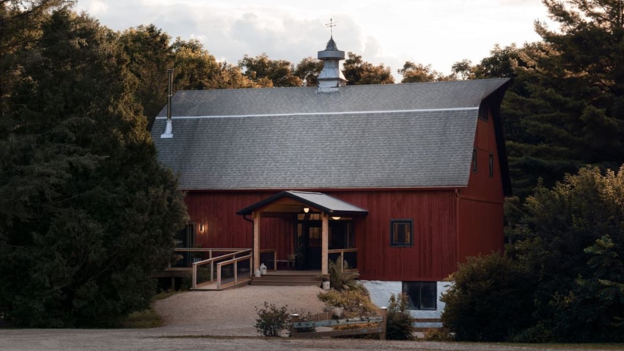 Forget the City & Escape to These Luxury Cabins In Wisconsin 34 Forget the City & Escape to These Luxury Cabins In Wisconsin - luxury Wisconsin cabin 10