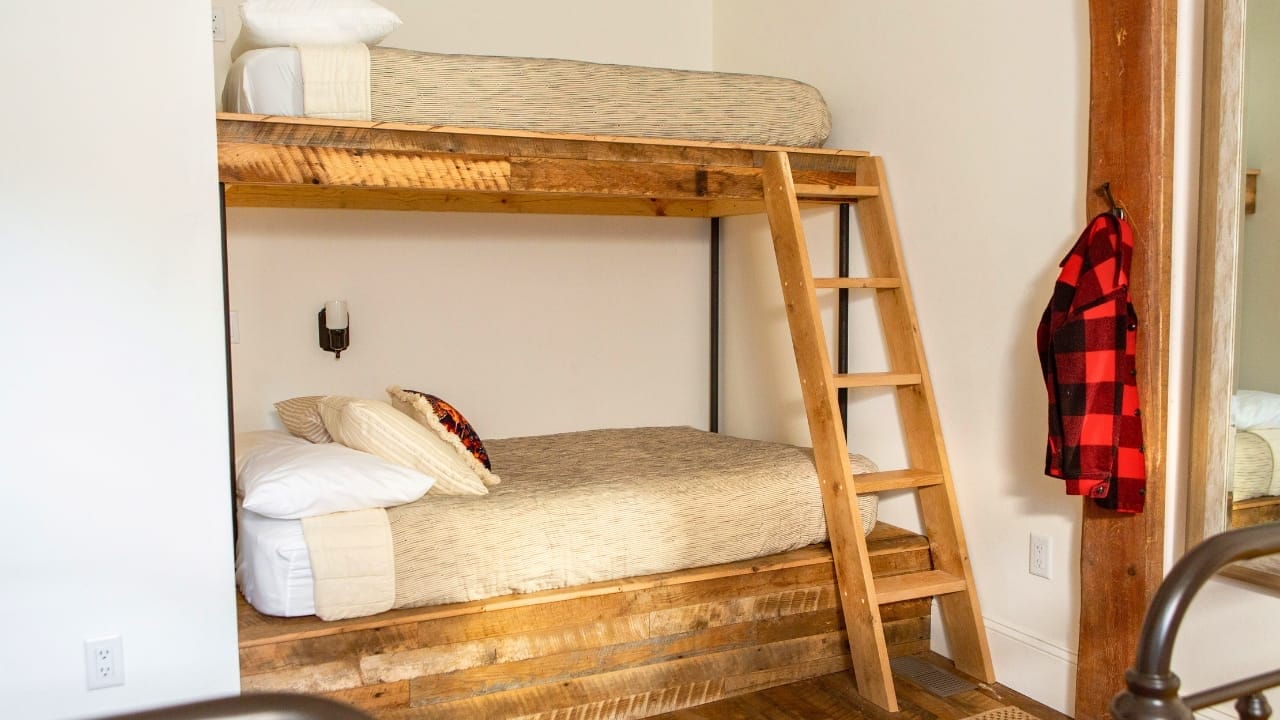 Forget the City & Escape to These Luxury Cabins In Wisconsin 38 Forget the City & Escape to These Luxury Cabins In Wisconsin - luxury Wisconsin cabin 14