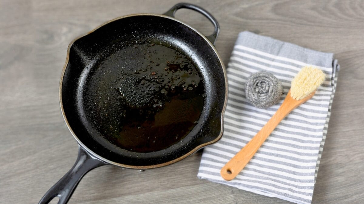 Restoring Your Rusted Cast-Iron Pan is Easier Than You Think - cast iron ss2158051457