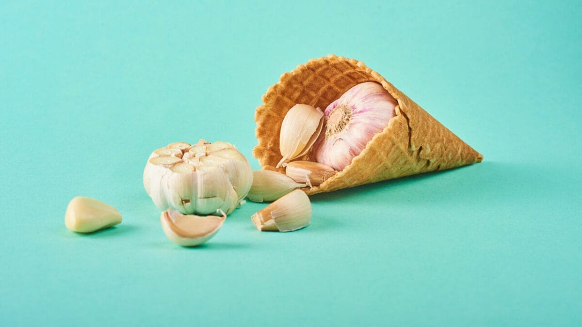 12 Powerful Natural Scents That Keep Ants Away 9 12 Powerful Natural Scents That Keep Ants Away - garlic waffle cone ss1119451058