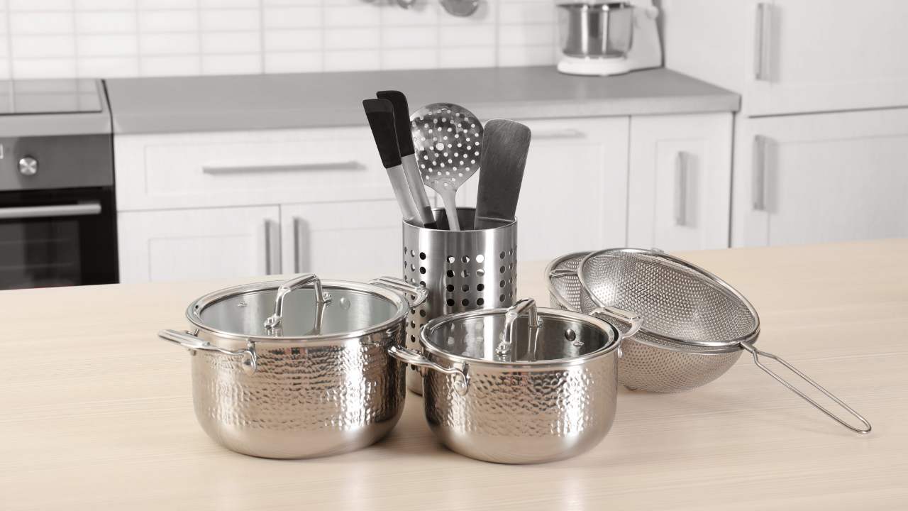 20 Spots Burglars Check First for Your Valuables 7 20 Spots Burglars Check First for Your Valuables - kitchen utensils ss1318078265