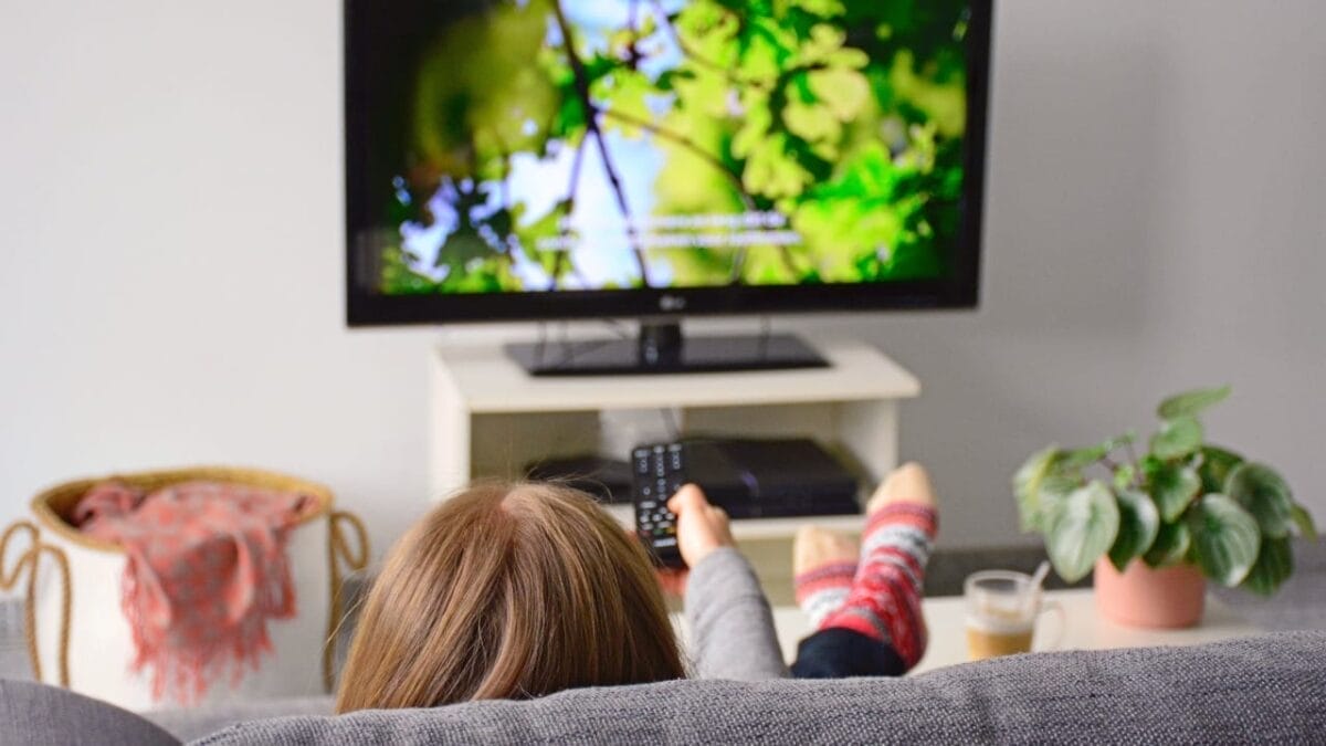 10 Home Objects & Appliances Disrupting Your WiFi Signal - subtitles tv s1331135633