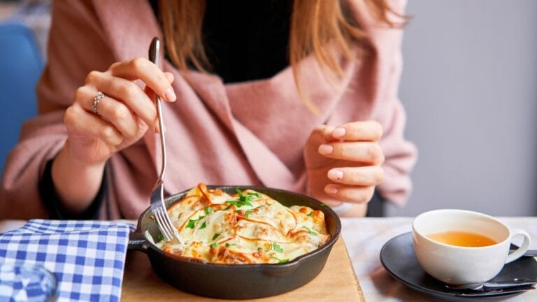 12 Cast Iron Myths That Have Been Proven Wrong 4 12 Cast Iron Myths That Have Been Proven Wrong - woman cast iron ss2296827947