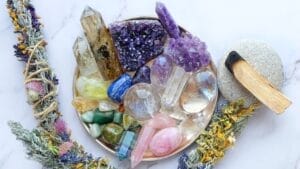 Are You a Magnet for Negativity? Use These 8 Crystals to Help Ward off Bad Vibes 1 Are You a Magnet for Negativity? Use These 8 Crystals to Help Ward off Bad Vibes - COLORFUL CRYSTALS SS1799894194