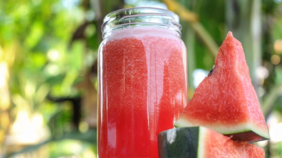 7 Nutritional Benefits of Watermelon Rinds That Will Make You Think Twice Before Throwing Them Away 5 7 Nutritional Benefits of Watermelon Rinds That Will Make You Think Twice Before Throwing Them Away - DETOX dp37352573