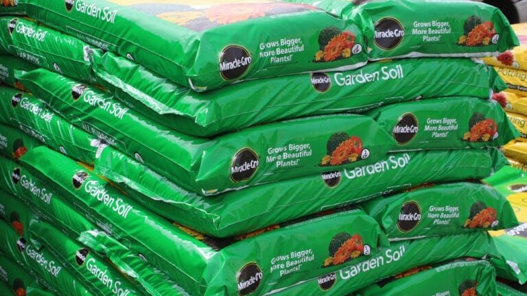 10 Reasons to Never Use Miracle-Gro In Your Garden 5 10 Reasons to Never Use Miracle-Gro In Your Garden - Miracle Gro ss1372781957