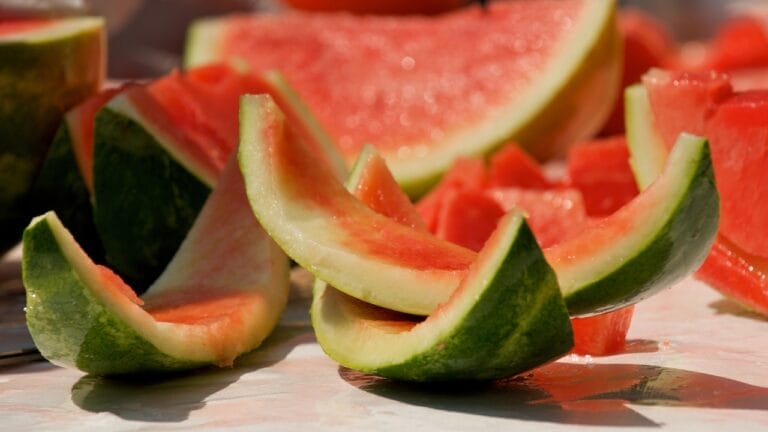 7 Nutritional Benefits of Watermelon Rinds That Will Make You Think Twice Before Throwing Them Away 3 7 Nutritional Benefits of Watermelon Rinds That Will Make You Think Twice Before Throwing Them Away - WATERMELON RINDS dp2477081