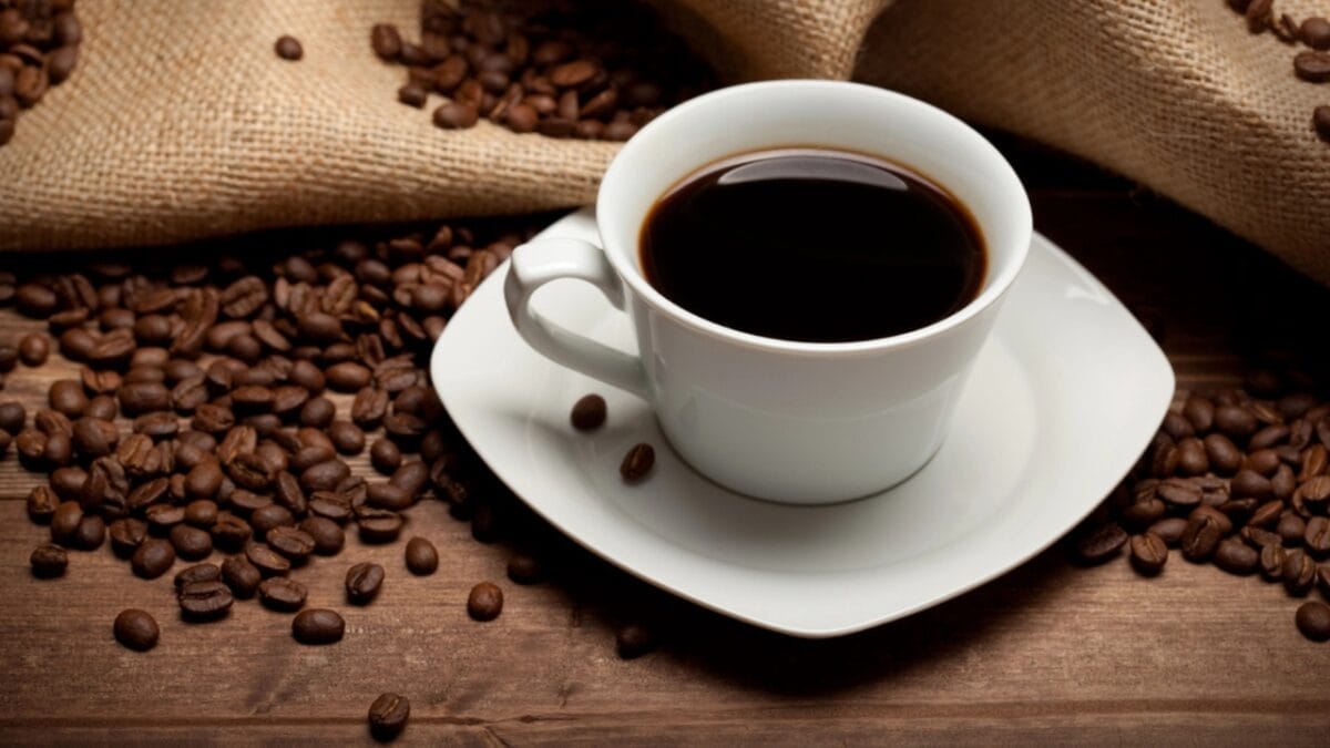 Keep Your Cats Safe By Avoiding These 13 Foods That Are Bad for Felines 7 Keep Your Cats Safe By Avoiding These 13 Foods That Are Bad for Felines - caffeine dp6696031