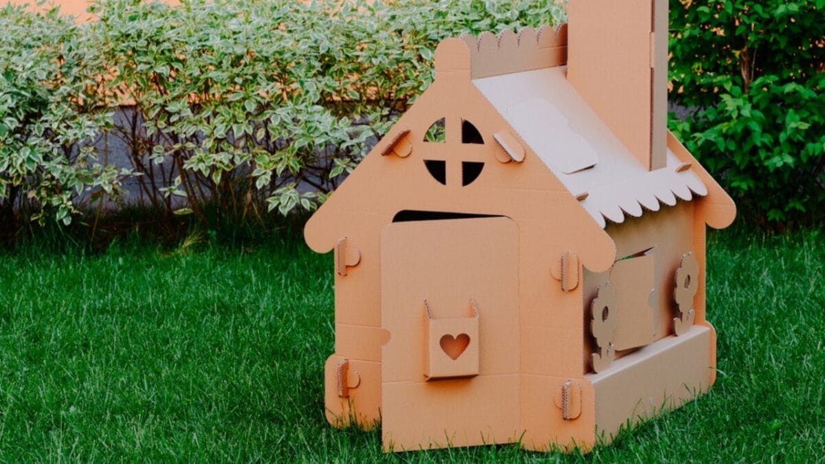 10 Items Not to Throw Away & Unexpected Ways to Repurpose 4 10 Items Not to Throw Away & Unexpected Ways to Repurpose - cardboard boxes ss2398705637