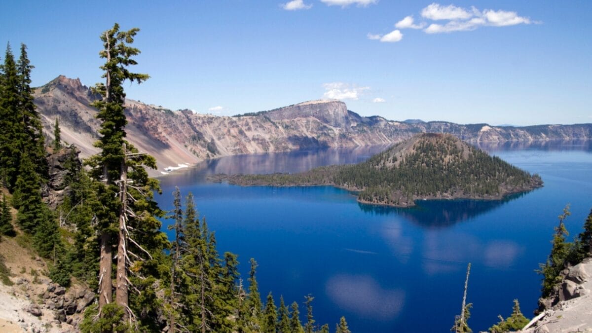 The Most Interesting Fact About Each of the 50 States 38 The Most Interesting Fact About Each of the 50 States - crater lake oregon dp12411193