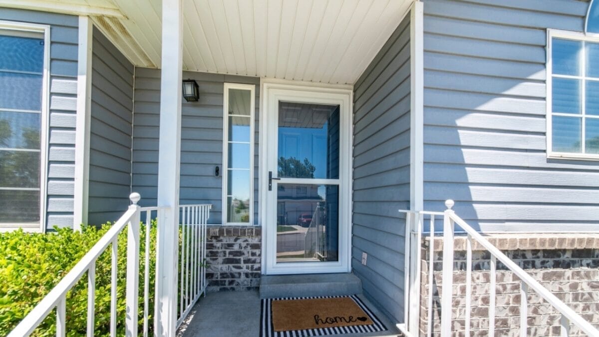 20 Curb Appeal Ideas to Supercharge Your Home's Value - door ss2073343007