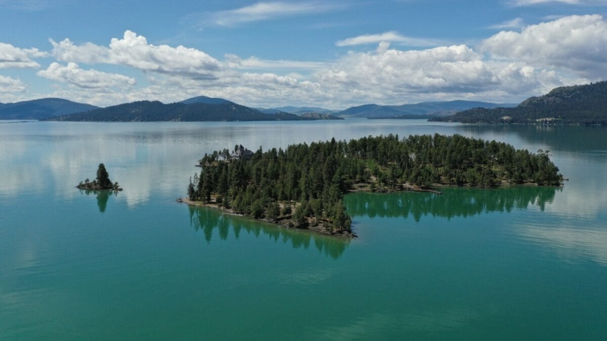 Plunging Into the 10 Deepest Lakes in the USA 10 Plunging Into the 10 Deepest Lakes in the USA - flathead lake montana dp582884306