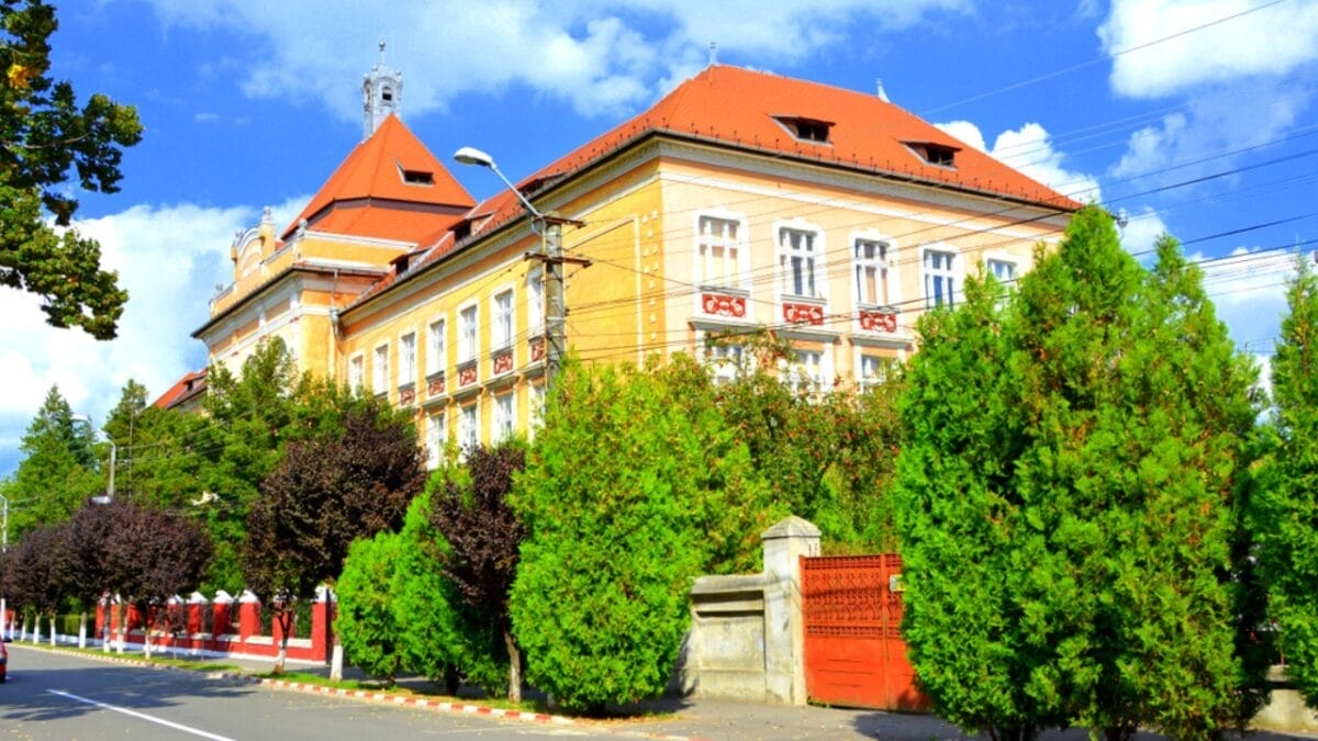 12 Home Improvements That Can Tank Your Property Value 12 12 Home Improvements That Can Tank Your Property Value - house with landscape ss1264792351