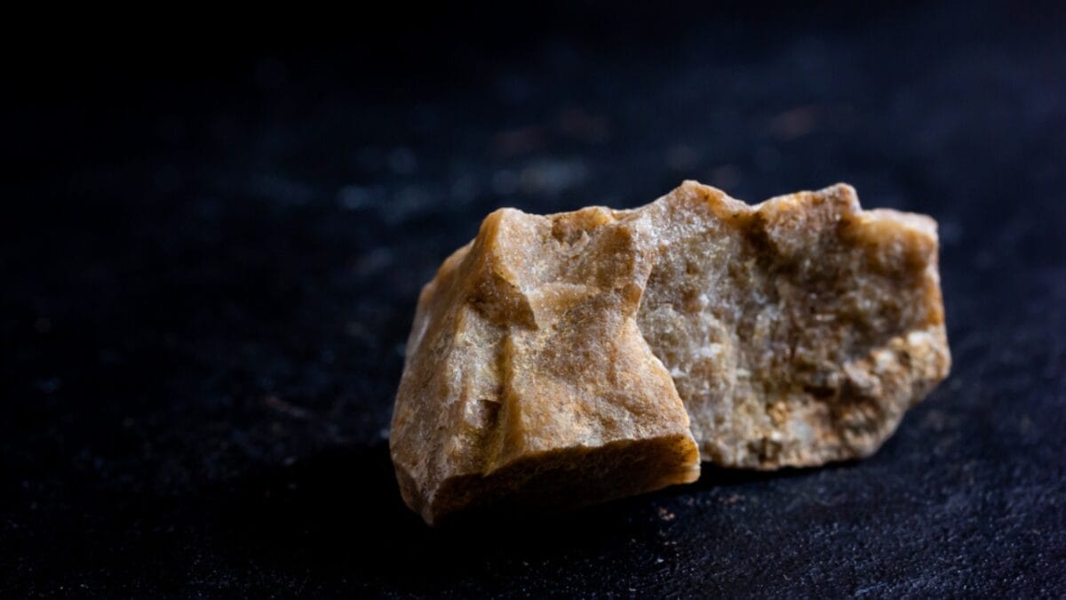 13 Crystals with Potentially Dangerous Properties - hydrozincite ss1488165497