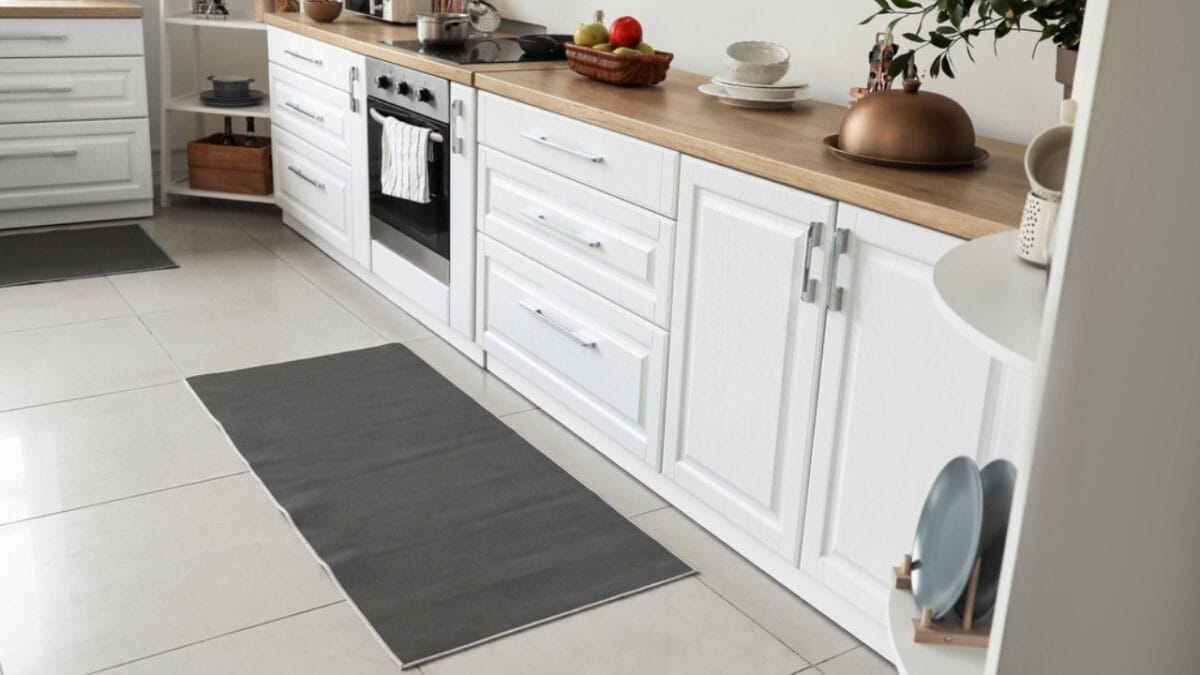 Refresh Your Kitchen in a Weekend with These 18 Simple DIY Ideas - kitchen rug ss1914560317