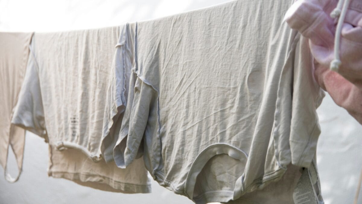 10 Items Not to Throw Away & Unexpected Ways to Repurpose - old clothes ss1812663064