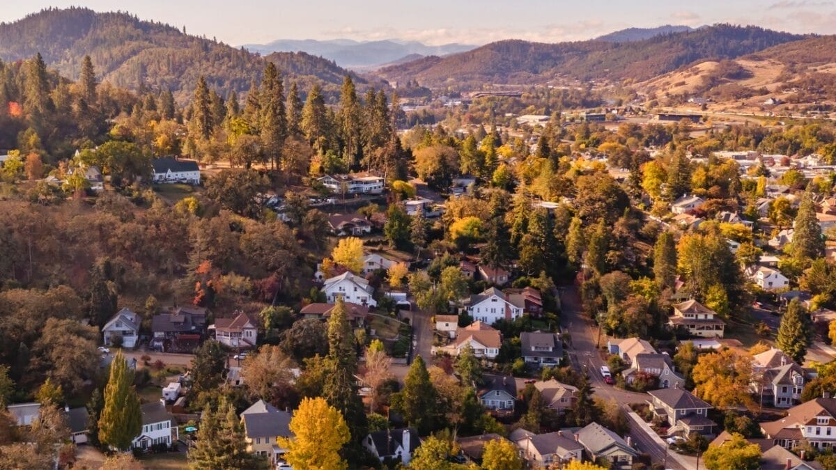 20 U.S. States Where Squatters Could Claim Your Property (Legally) 11 20 U.S. States Where Squatters Could Claim Your Property (Legally) - oregon house ss2238752523