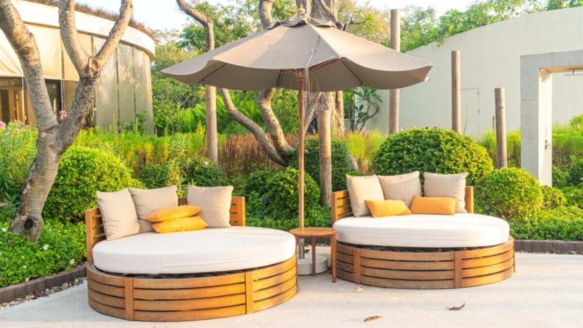 15 Murphy’s Oil Soap Hacks That Will Make Your Life Easier - outdoor furniture ss2121691805