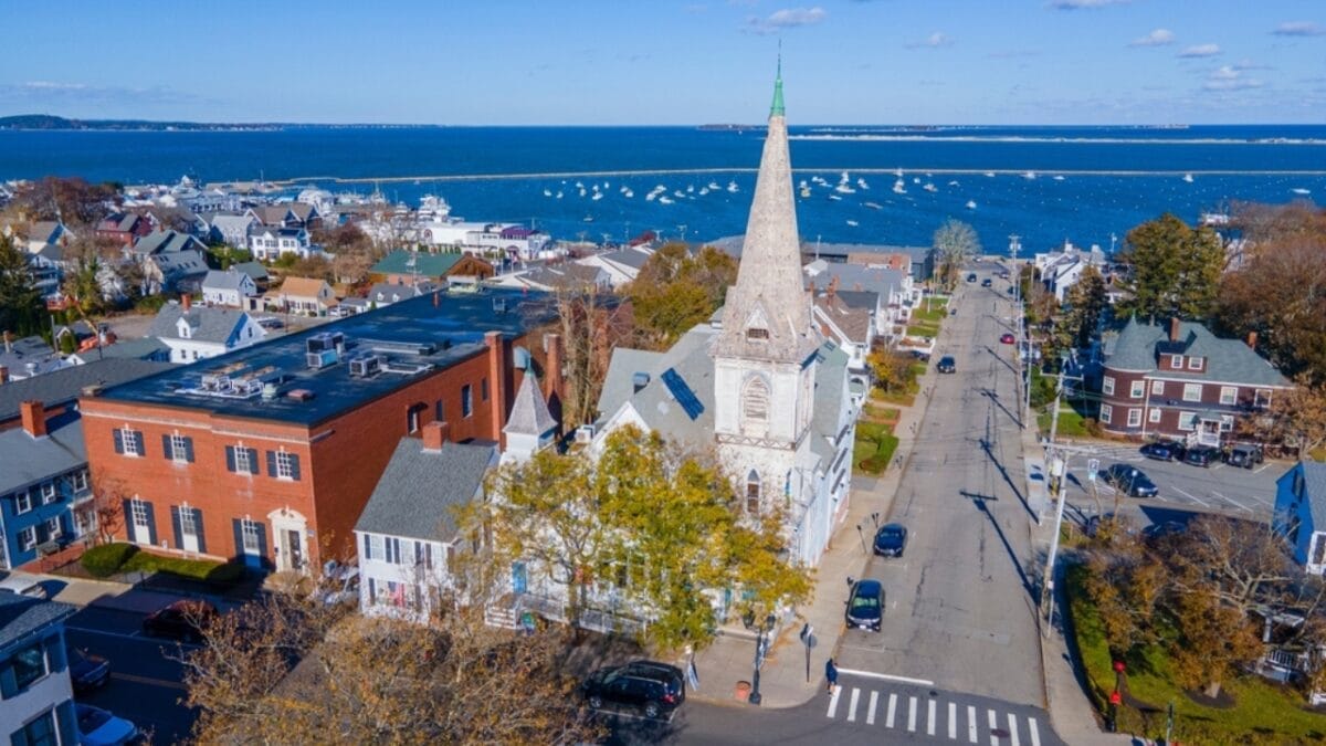 Exploring the 12 Oldest Cities that Shaped America's History 8 Exploring the 12 Oldest Cities that Shaped America's History - plymouth massachusetts usa ss2072495177