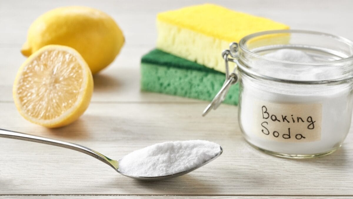 15 Old-School Household Tricks to Keep Life Simple & Efficient 4 15 Old-School Household Tricks to Keep Life Simple & Efficient - safe cleaning alternatives ss2260545273