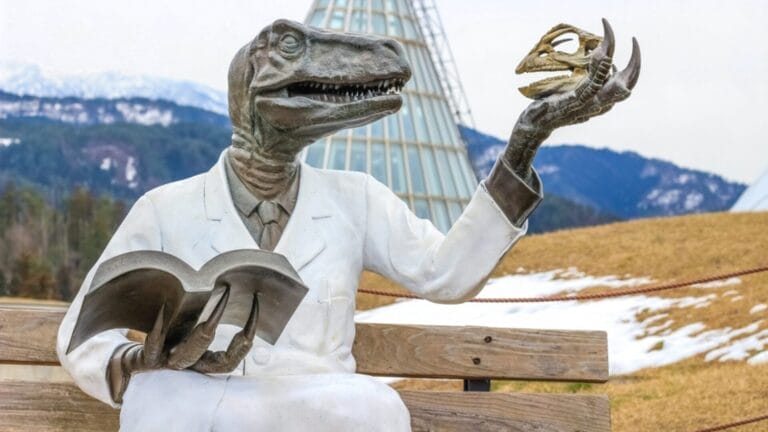 Beyond Jurassic Park: 12 Little-Known Facts About the Real T-Rex 10 Beyond Jurassic Park: 12 Little-Known Facts About the Real T-Rex - t rex ss501951412