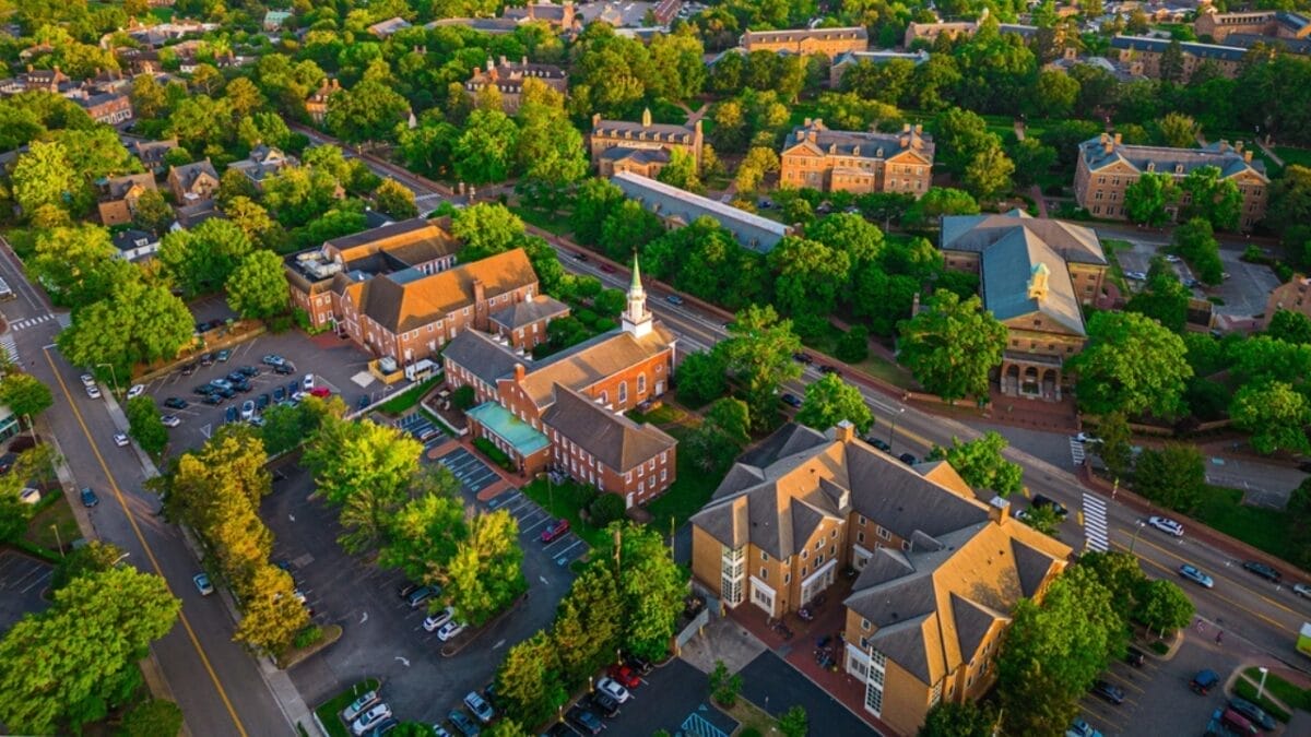 Exploring the 12 Oldest Cities that Shaped America's History 11 Exploring the 12 Oldest Cities that Shaped America's History - williamsburg virginia usa ss2303040761