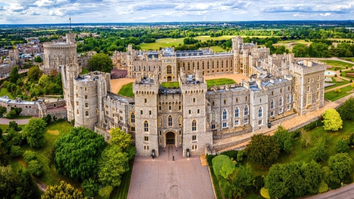 History’s Guardians: 15 Castles That Time Couldn’t Defeat 3 History’s Guardians: 15 Castles That Time Couldn’t Defeat - windsor castle england ss2171814857